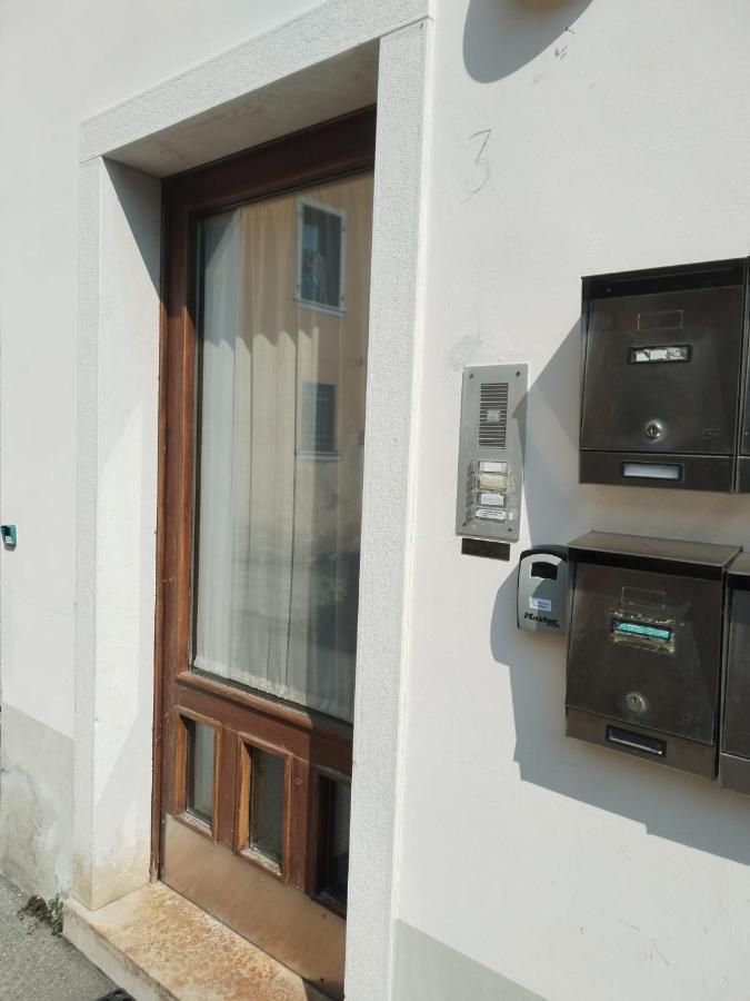 Il Vicolo_Carinissimo Appartamento In Centro Storico, Zona Giorno Mansardata Belluno Exterior photo