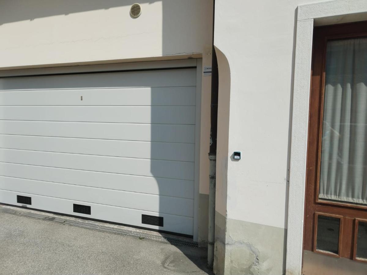 Il Vicolo_Carinissimo Appartamento In Centro Storico, Zona Giorno Mansardata Belluno Exterior photo